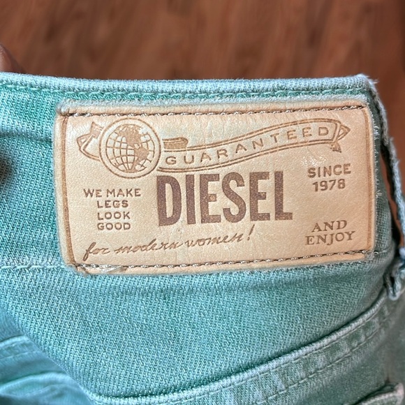 Diesel Vintage Low rise Green Cut-Off Jean Shorts, midi, 27 - Picture 8 of 9